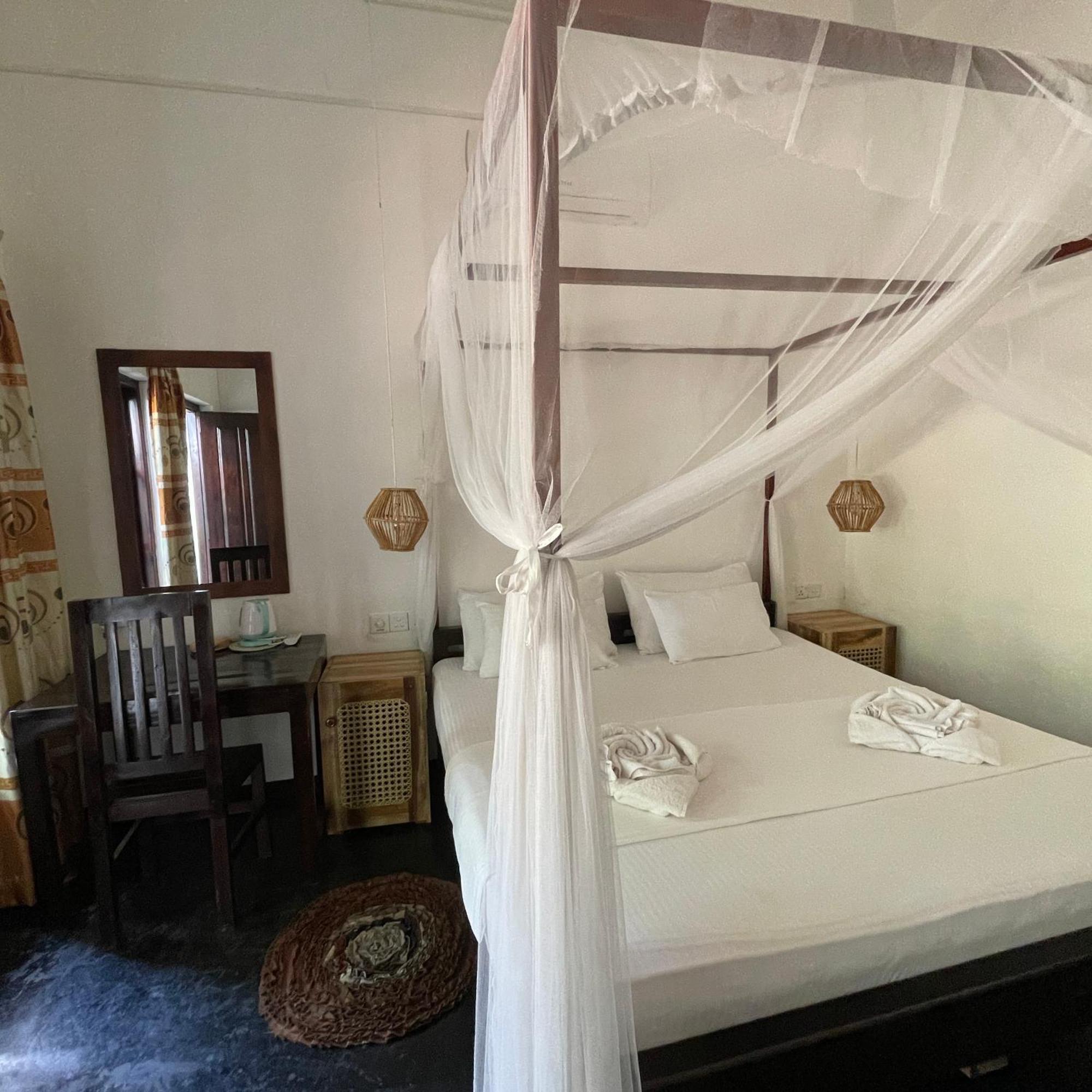 Agra Arugambay Hostel Arugam Bay Exterior photo